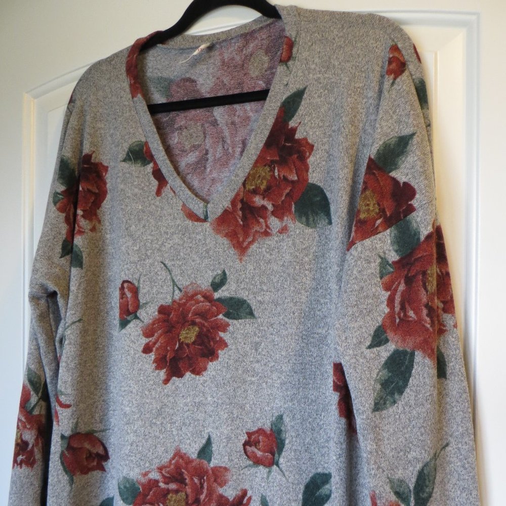 Floral V Neck Tunic Plus Size Sweatshirt